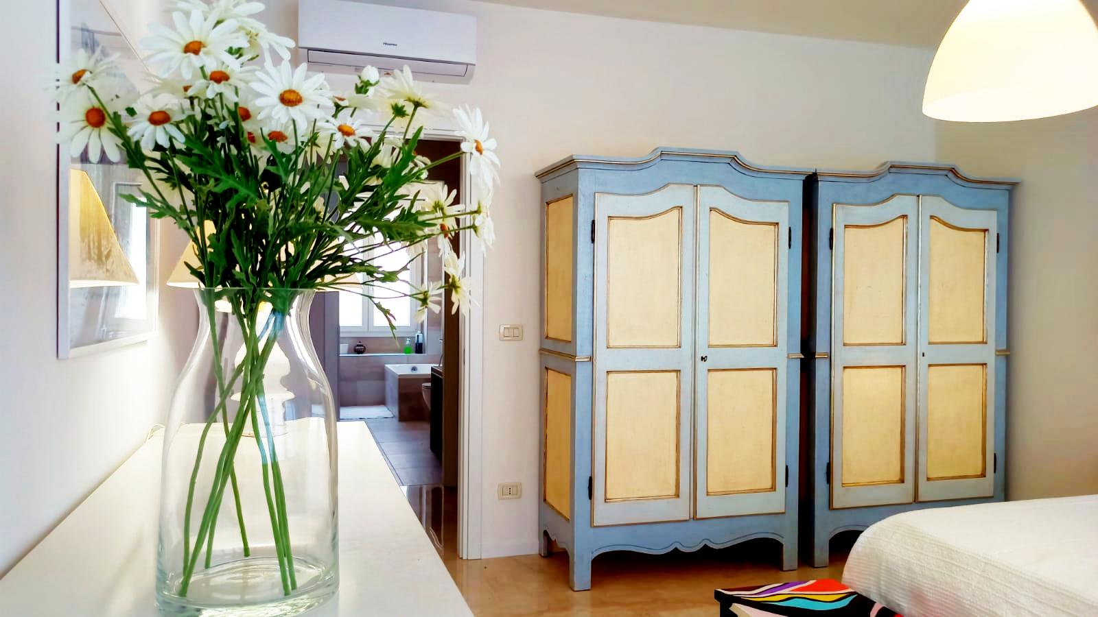 Bedroom with king-size bed